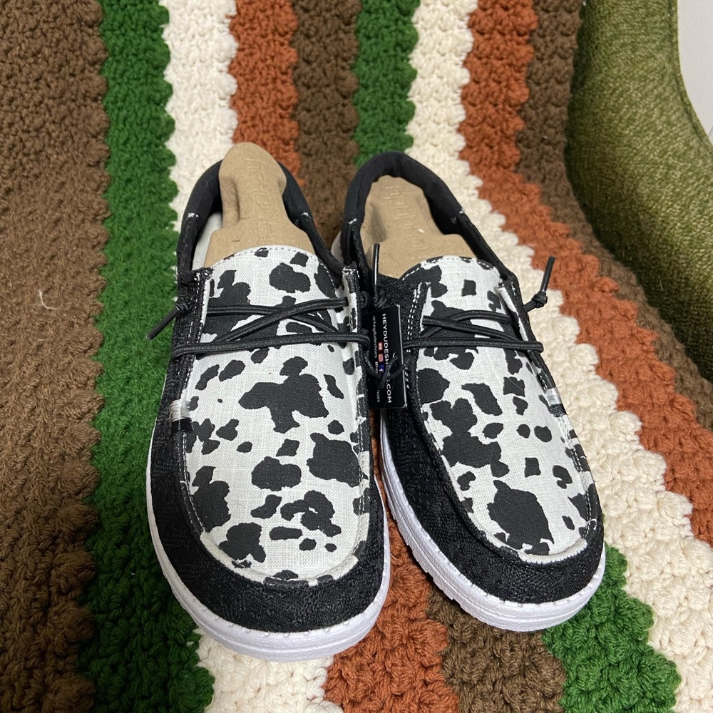 NWT HeyDude Wendy Cowprint SlipOns SIZE 9 WOMENS - Picture 5 of 10